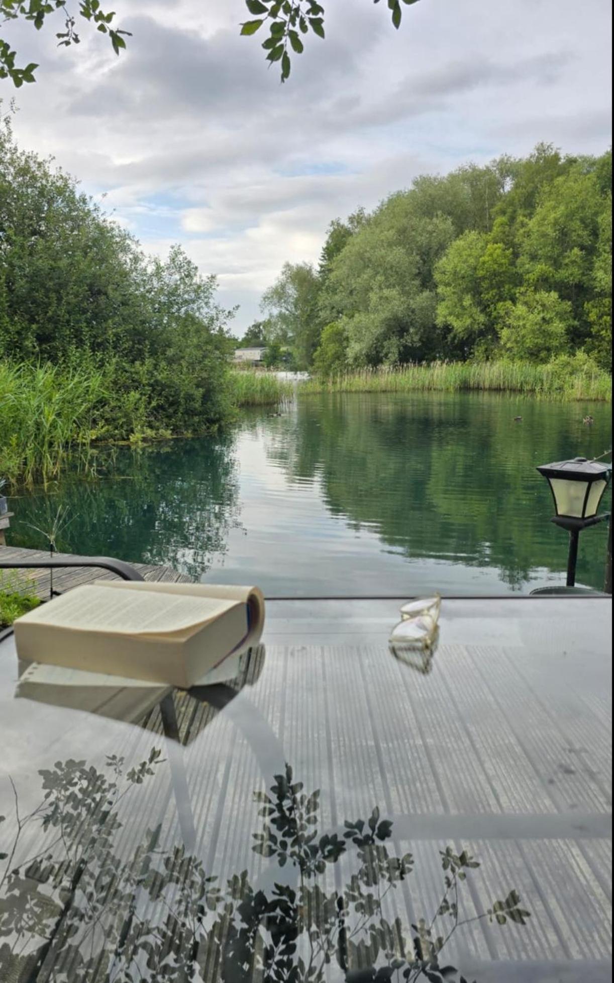 Luxury Lakeside Caravan With Hottub And Private Fishing Peg, Tattershall Lakes Luaran gambar